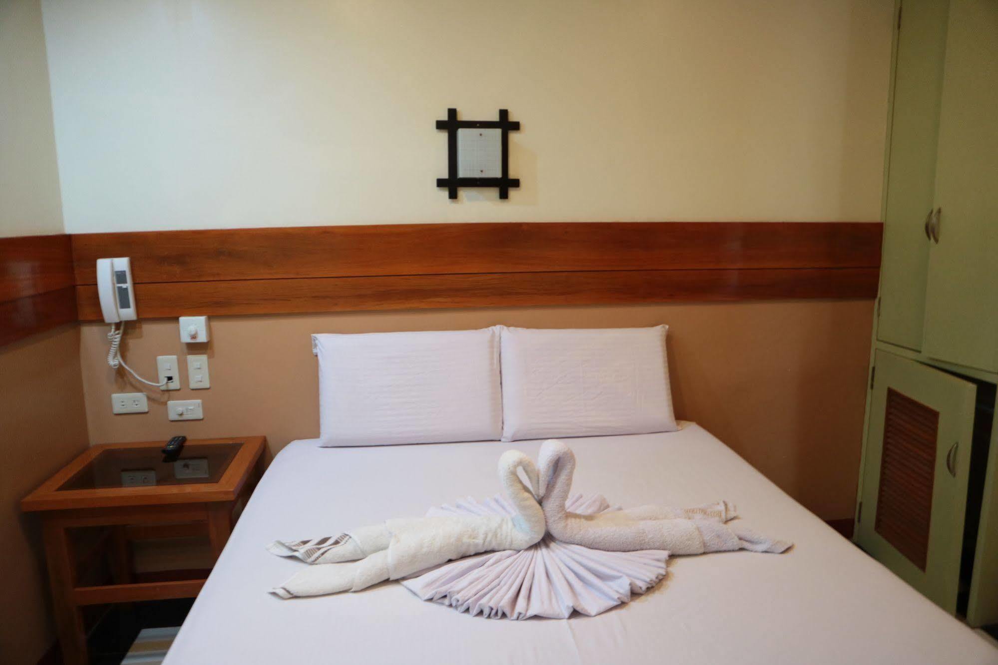 เรนฟอเรสท์ บีช โฮเต็ล Hotel เอลนิโด ภายนอก รูปภาพ